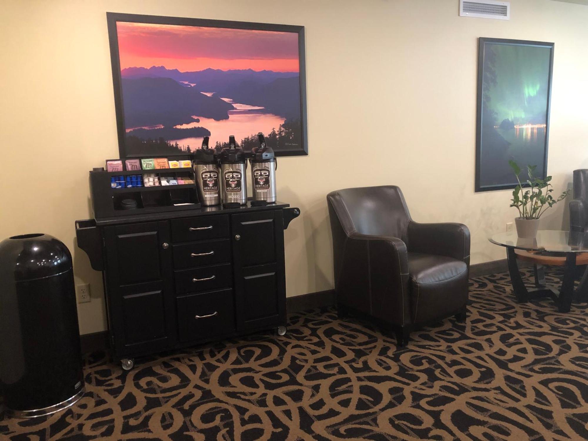 Aspen Suites Hotel Ситка Екстериор снимка