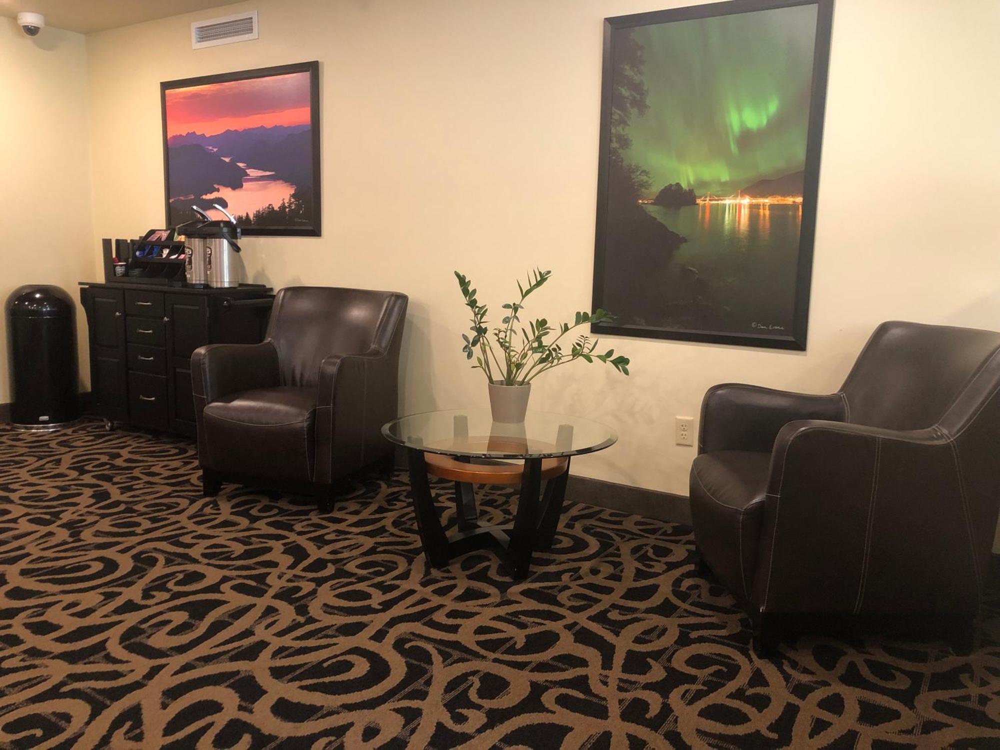 Aspen Suites Hotel Ситка Екстериор снимка