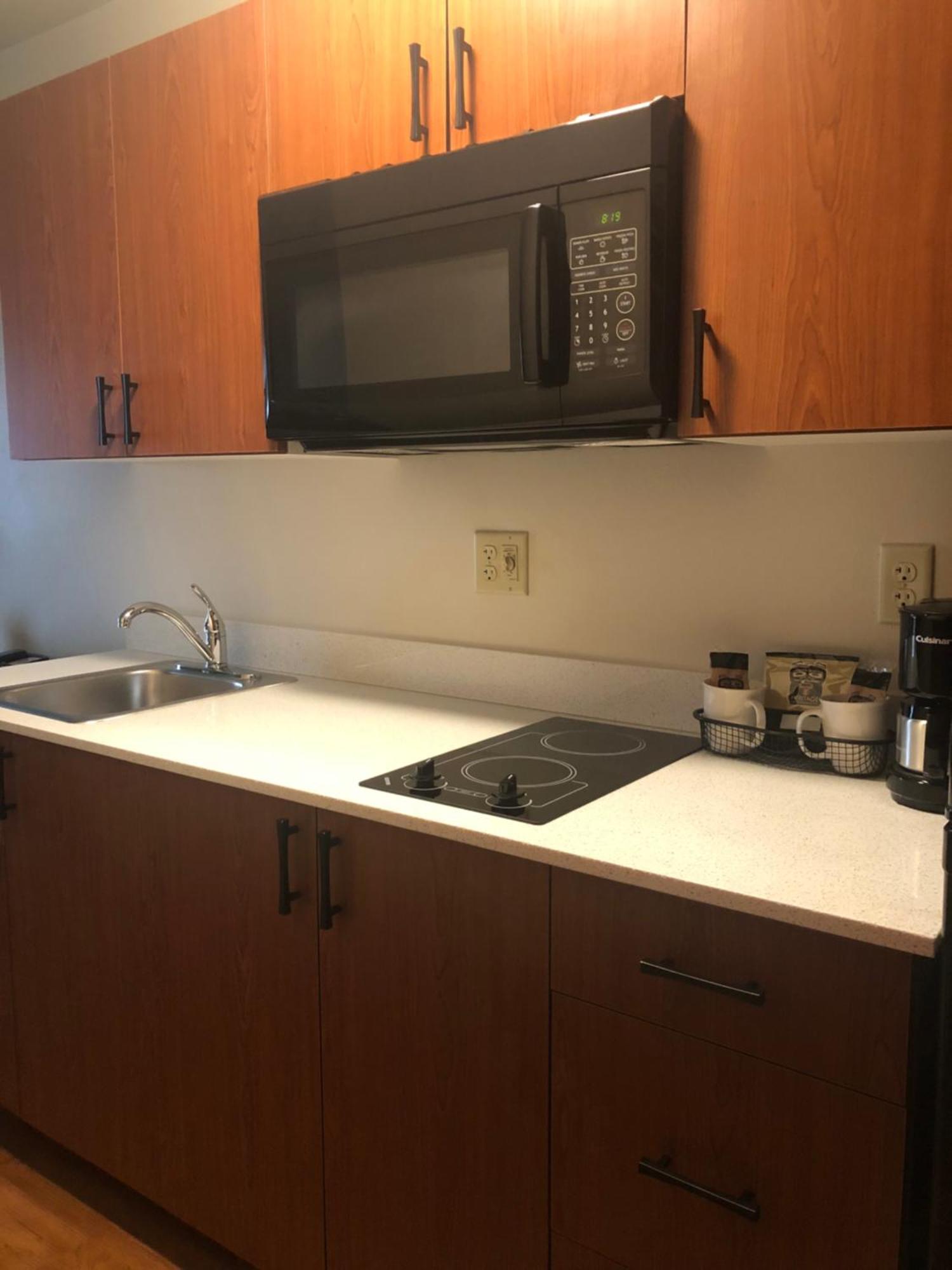 Aspen Suites Hotel Ситка Екстериор снимка