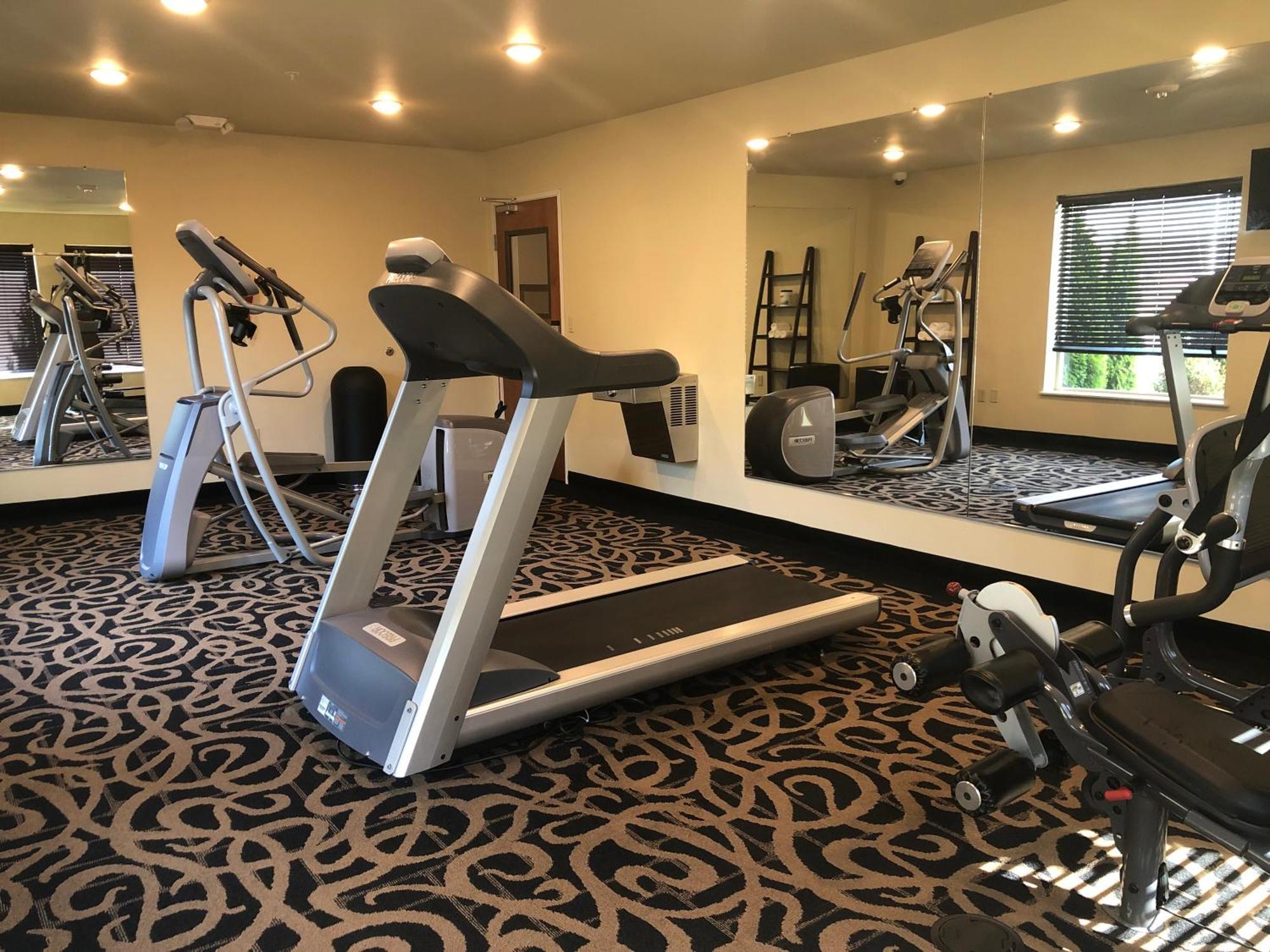 Aspen Suites Hotel Ситка Екстериор снимка